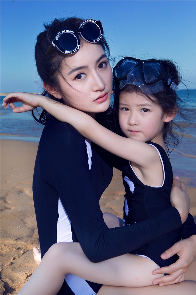 亲子全家福  
